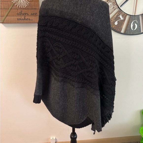 Anthropologie Sleeping on snow Poncho cabled cotillion wool alpaca pullover NWOT - Picture 8 of 14